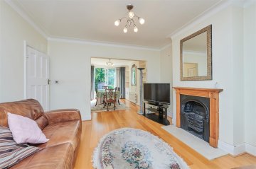 GLEBE CRESCENT, HENDON, NW4 NW4 1BU