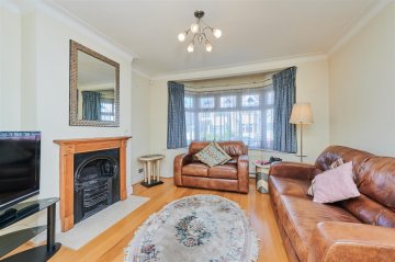 GLEBE CRESCENT, HENDON, NW4 NW4 1BU